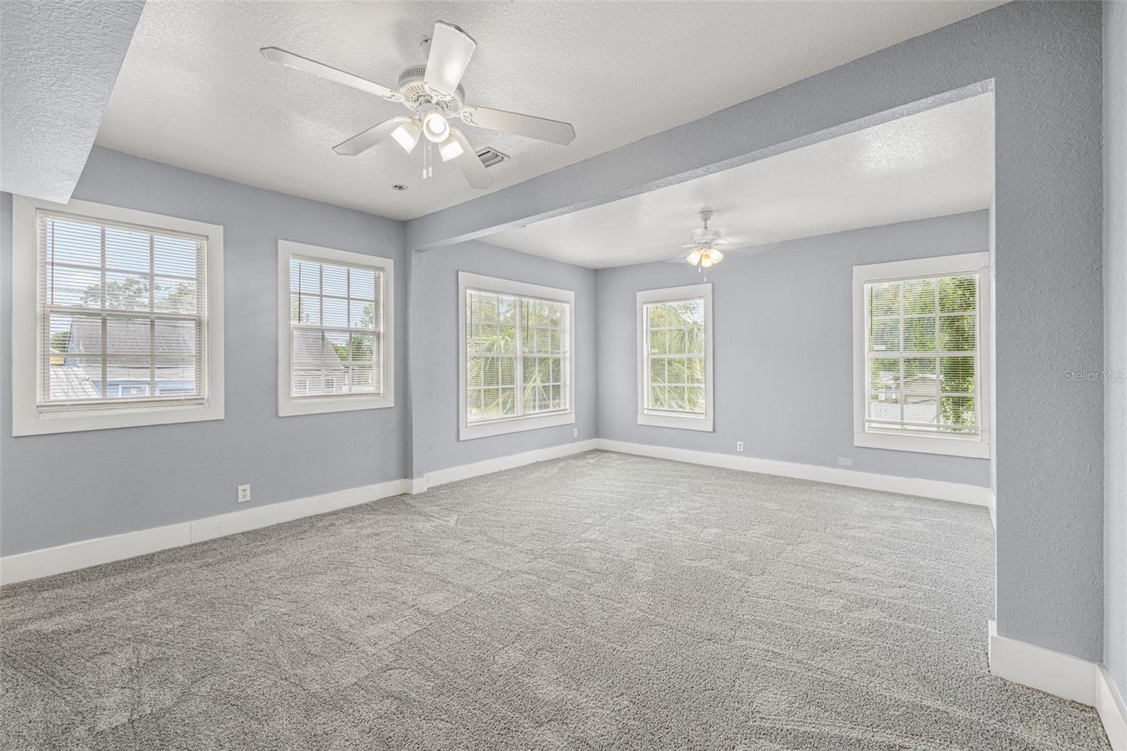 305 E HANNA AVE, TAMPA, FL, 33604