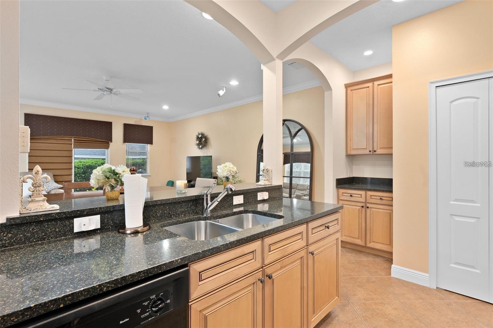828 ELLWOOD AVE #J, ORLANDO, FL, 32804
