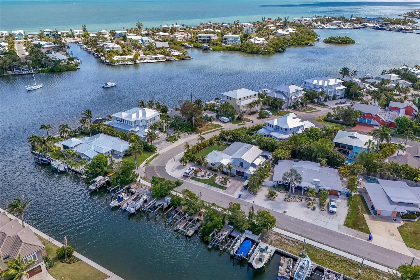 221 85TH ST, HOLMES BEACH, FL, 34217