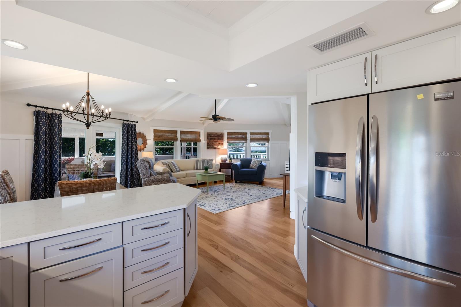 221 85TH ST, HOLMES BEACH, FL, 34217