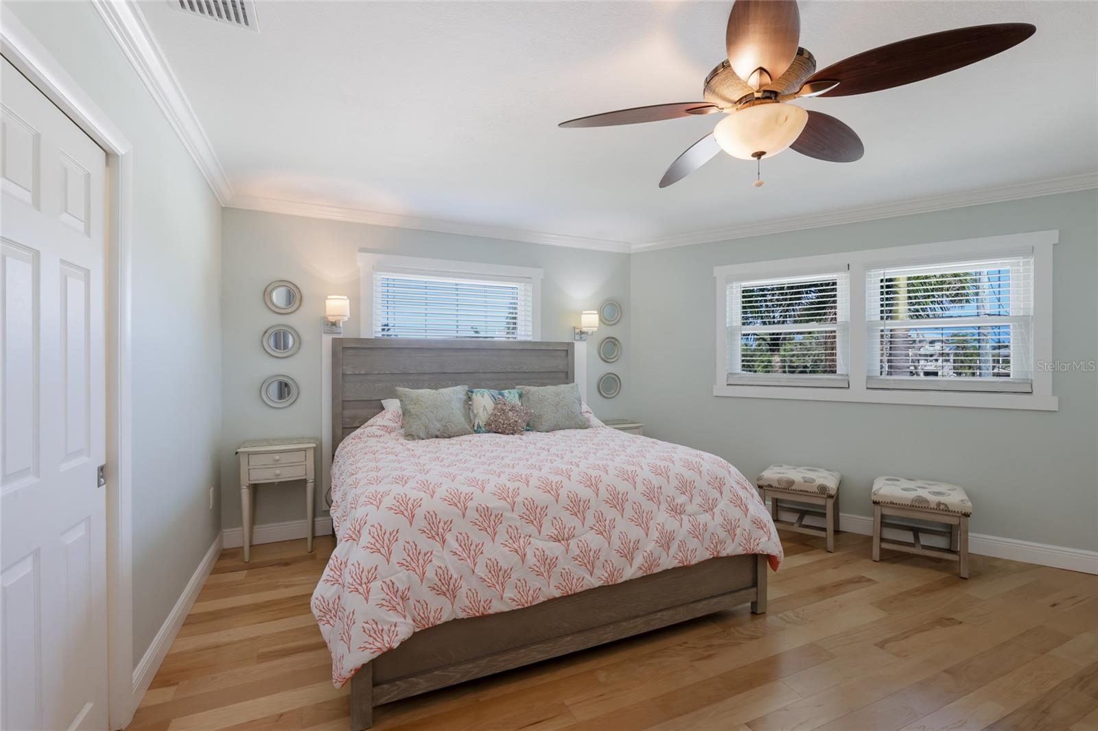 221 85TH ST, HOLMES BEACH, FL, 34217