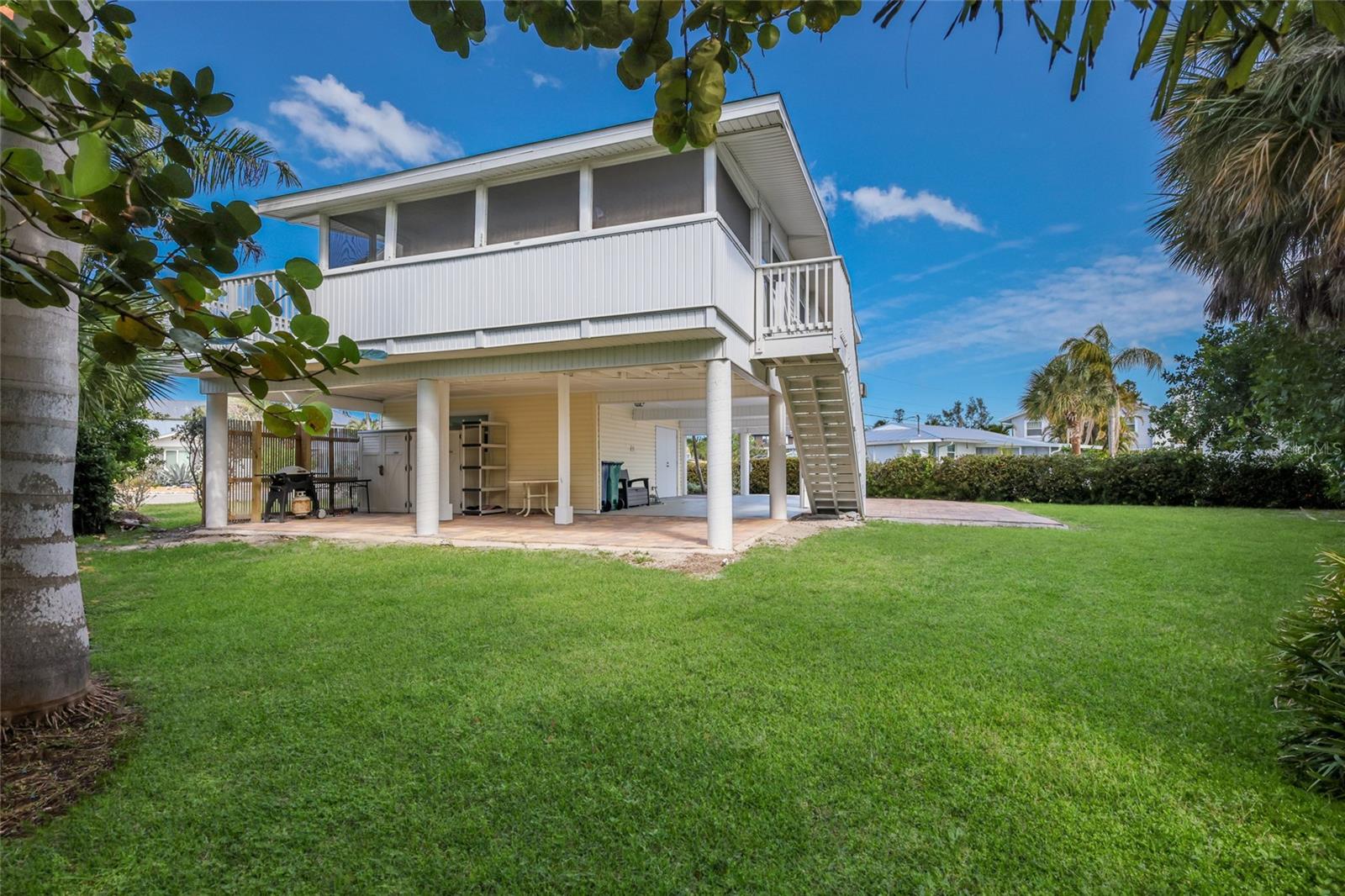 221 85TH ST, HOLMES BEACH, FL, 34217
