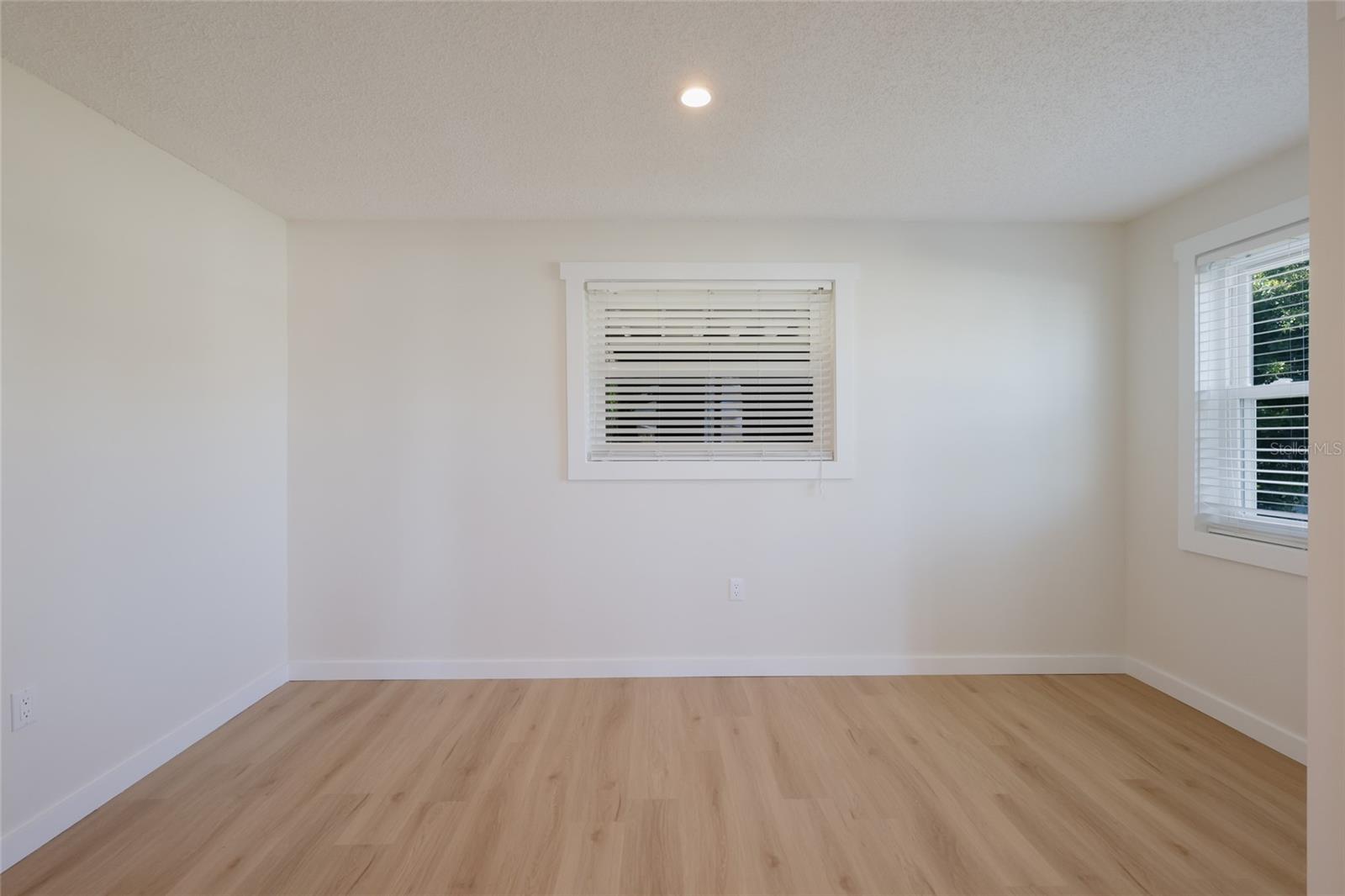 221 85TH ST, HOLMES BEACH, FL, 34217