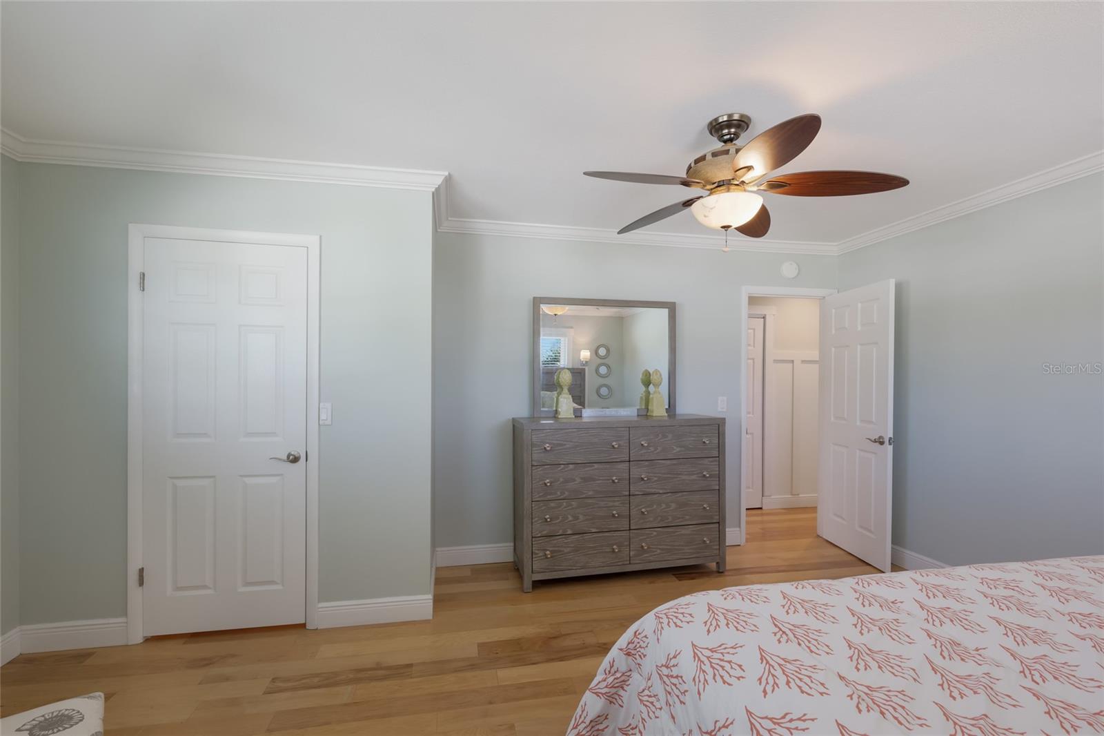 221 85TH ST, HOLMES BEACH, FL, 34217