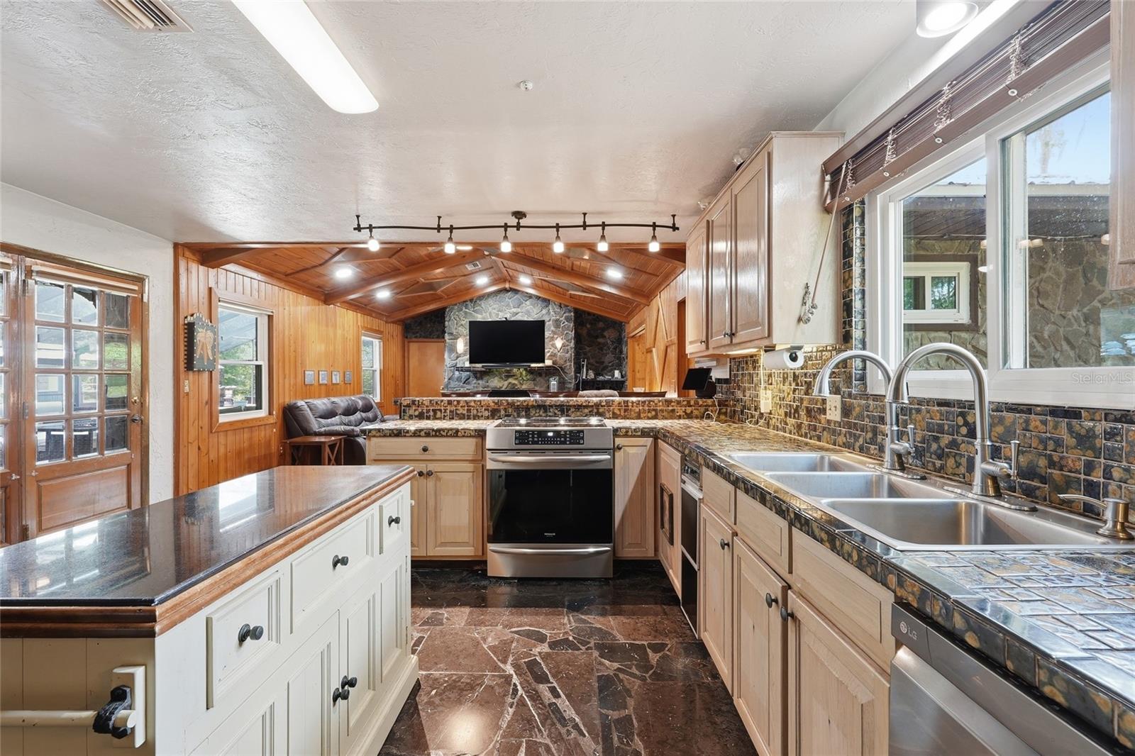 7851 SW COUNTY ROAD 796, LAKE BUTLER, FL, 32054