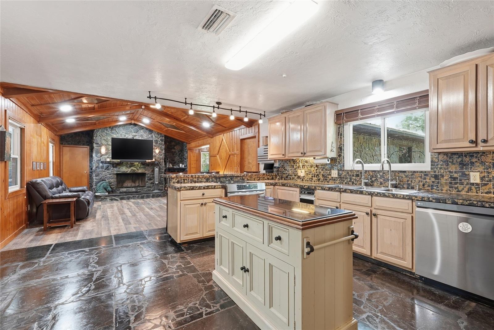 7851 SW COUNTY ROAD 796, LAKE BUTLER, FL, 32054