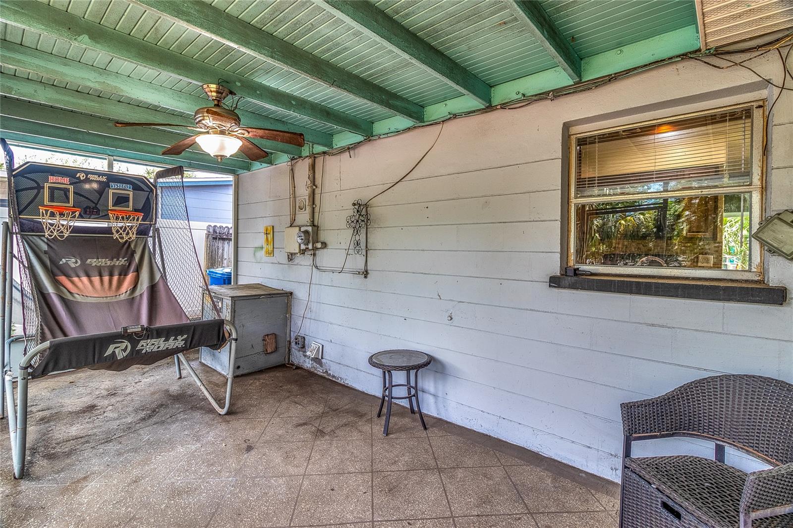 831 LAKESIDE DR, LARGO, FL, 33778