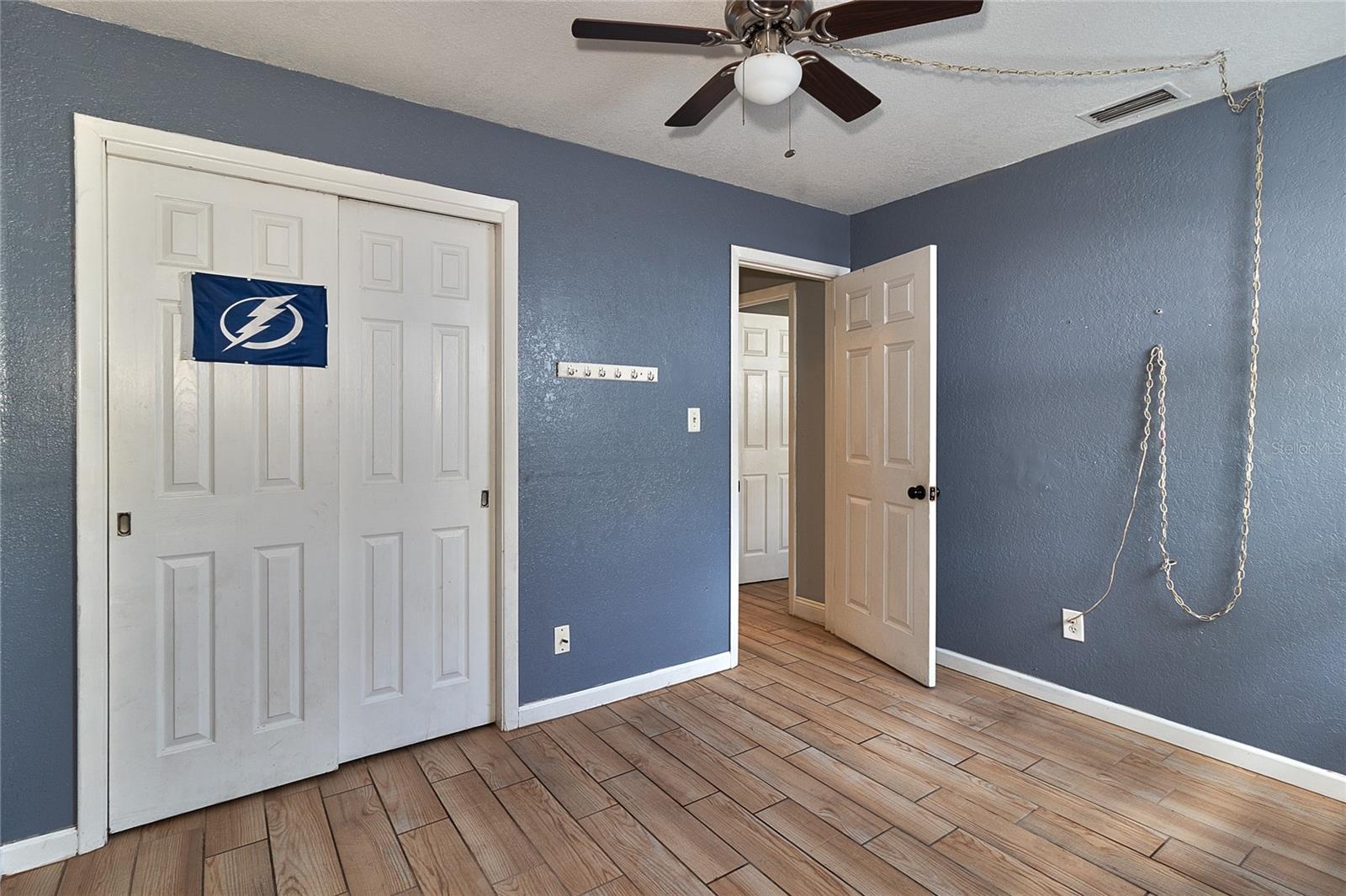 831 LAKESIDE DR, LARGO, FL, 33778