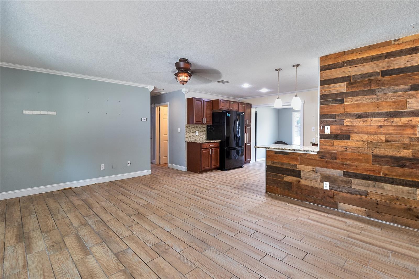 831 LAKESIDE DR, LARGO, FL, 33778