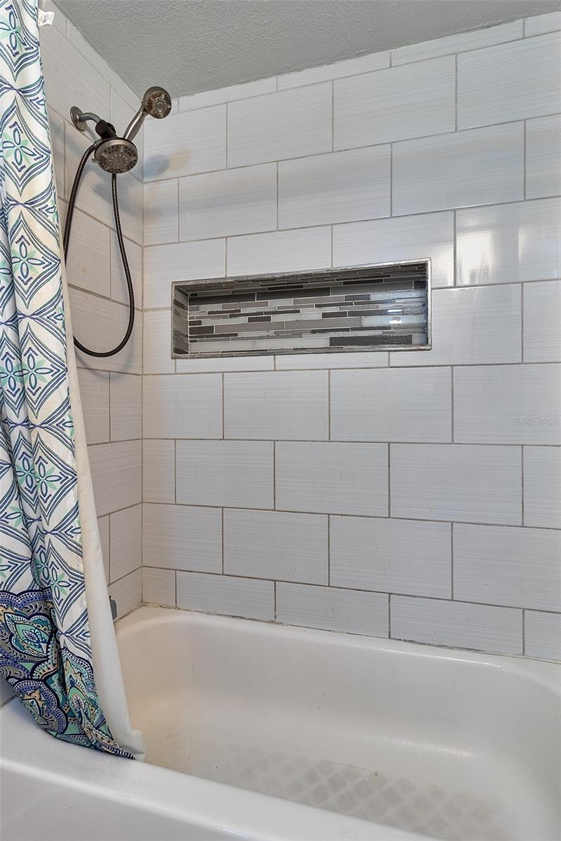 831 LAKESIDE DR, LARGO, FL, 33778