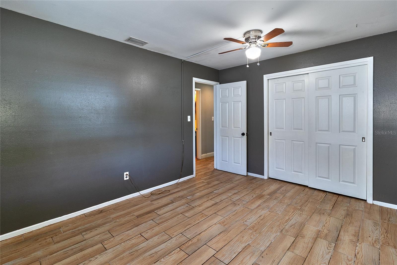 831 LAKESIDE DR, LARGO, FL, 33778