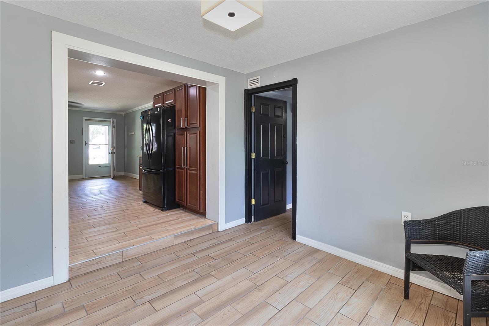 831 LAKESIDE DR, LARGO, FL, 33778