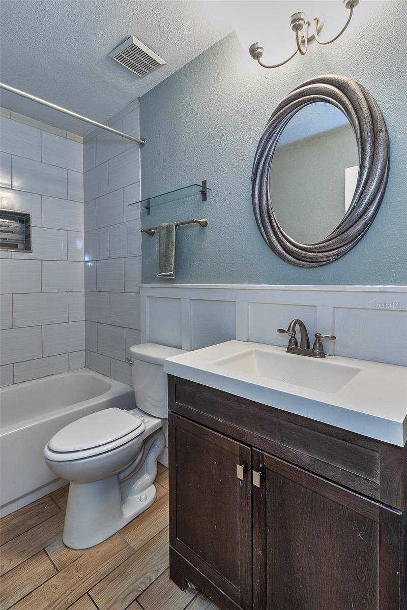 831 LAKESIDE DR, LARGO, FL, 33778