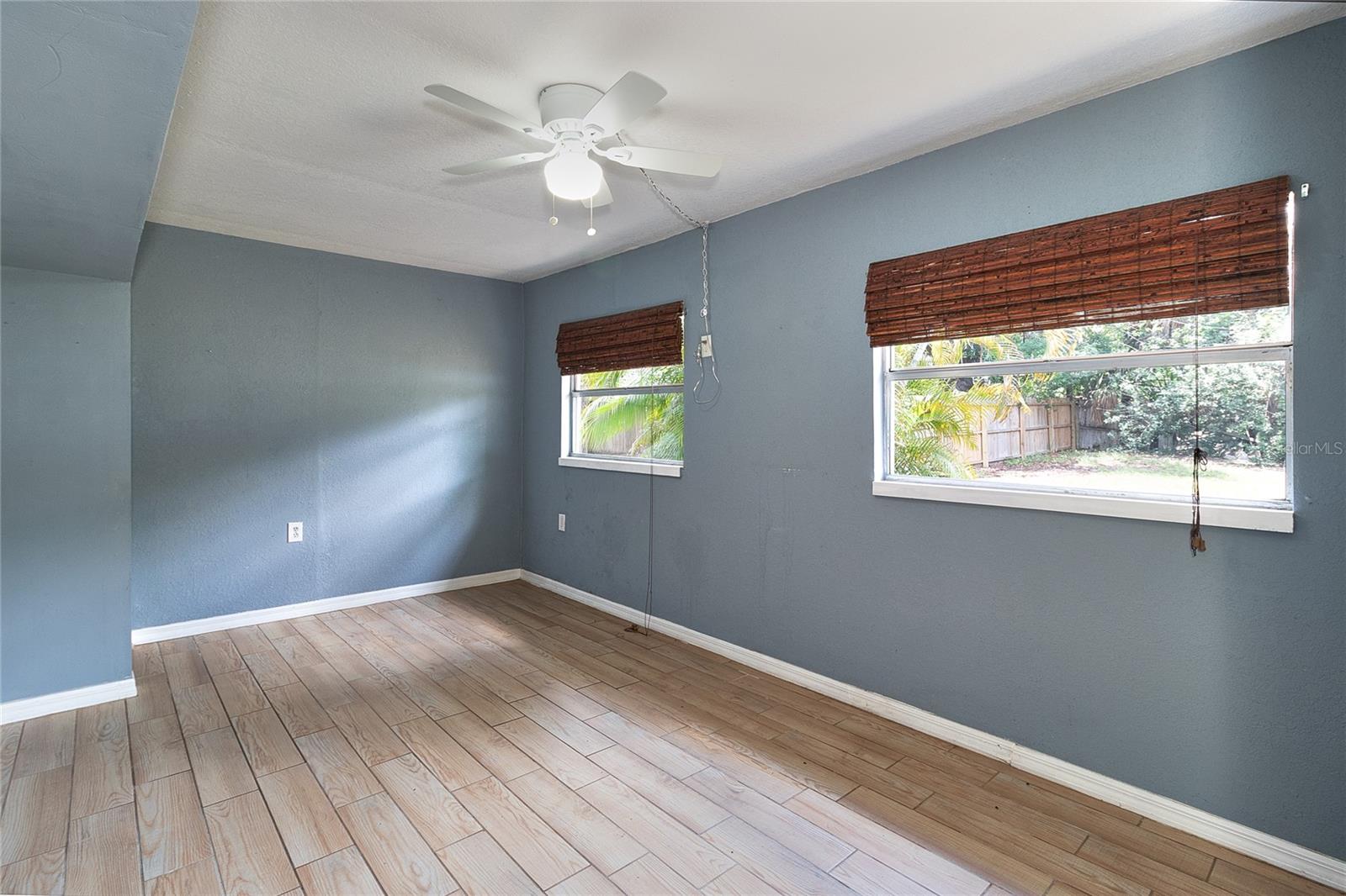 831 LAKESIDE DR, LARGO, FL, 33778