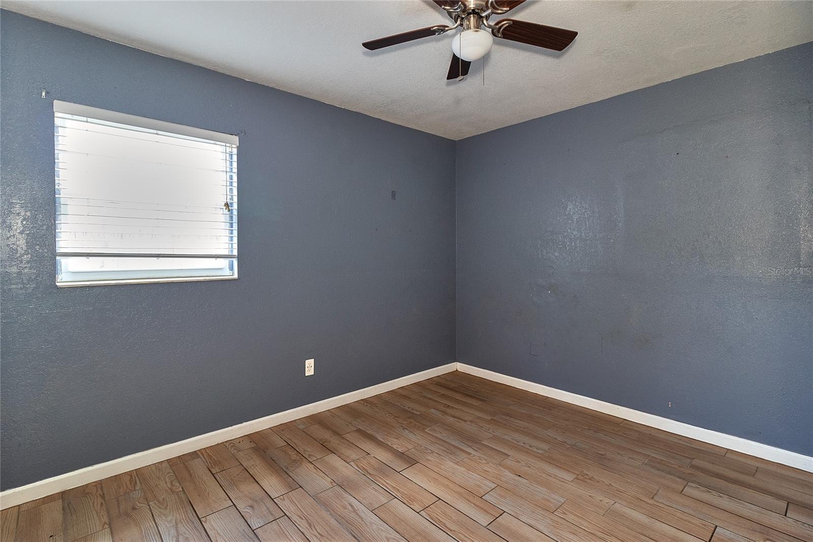 831 LAKESIDE DR, LARGO, FL, 33778
