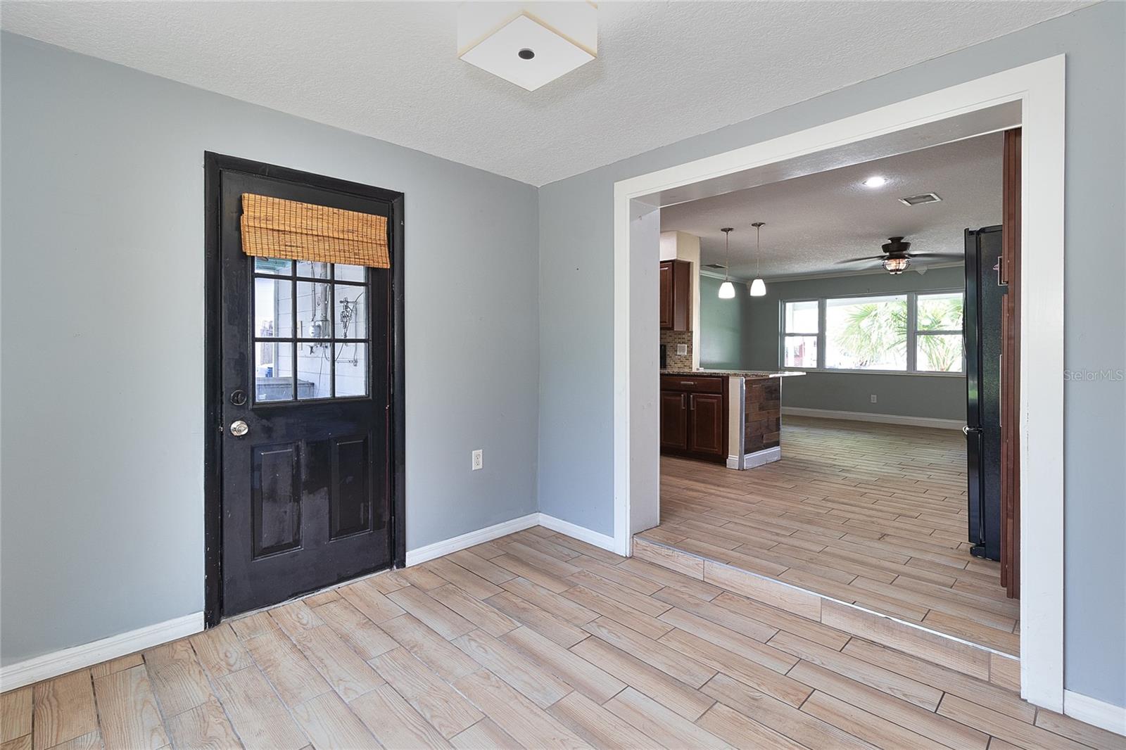 831 LAKESIDE DR, LARGO, FL, 33778