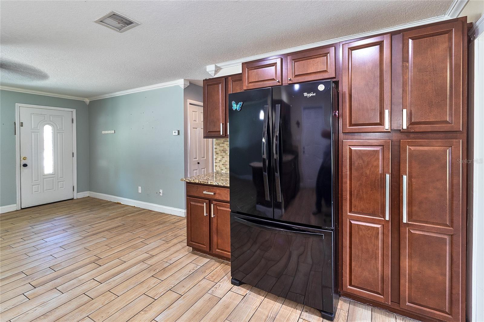 831 LAKESIDE DR, LARGO, FL, 33778