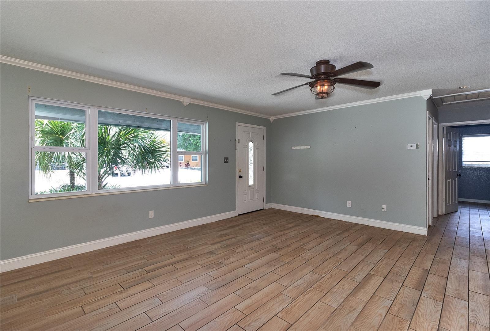 831 LAKESIDE DR, LARGO, FL, 33778