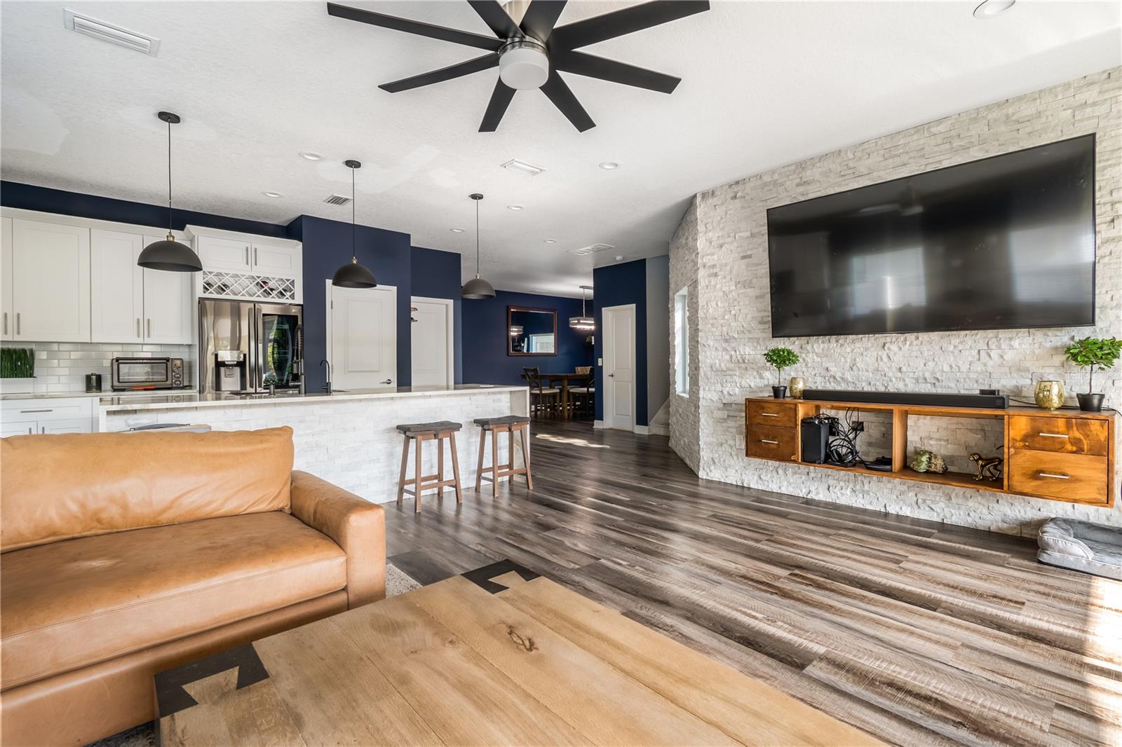 7507 N DARTMOUTH AVE, TAMPA, FL, 33604