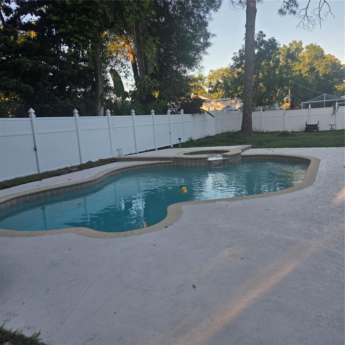 8205 WESTRIDGE DR, TAMPA, FL, 33615