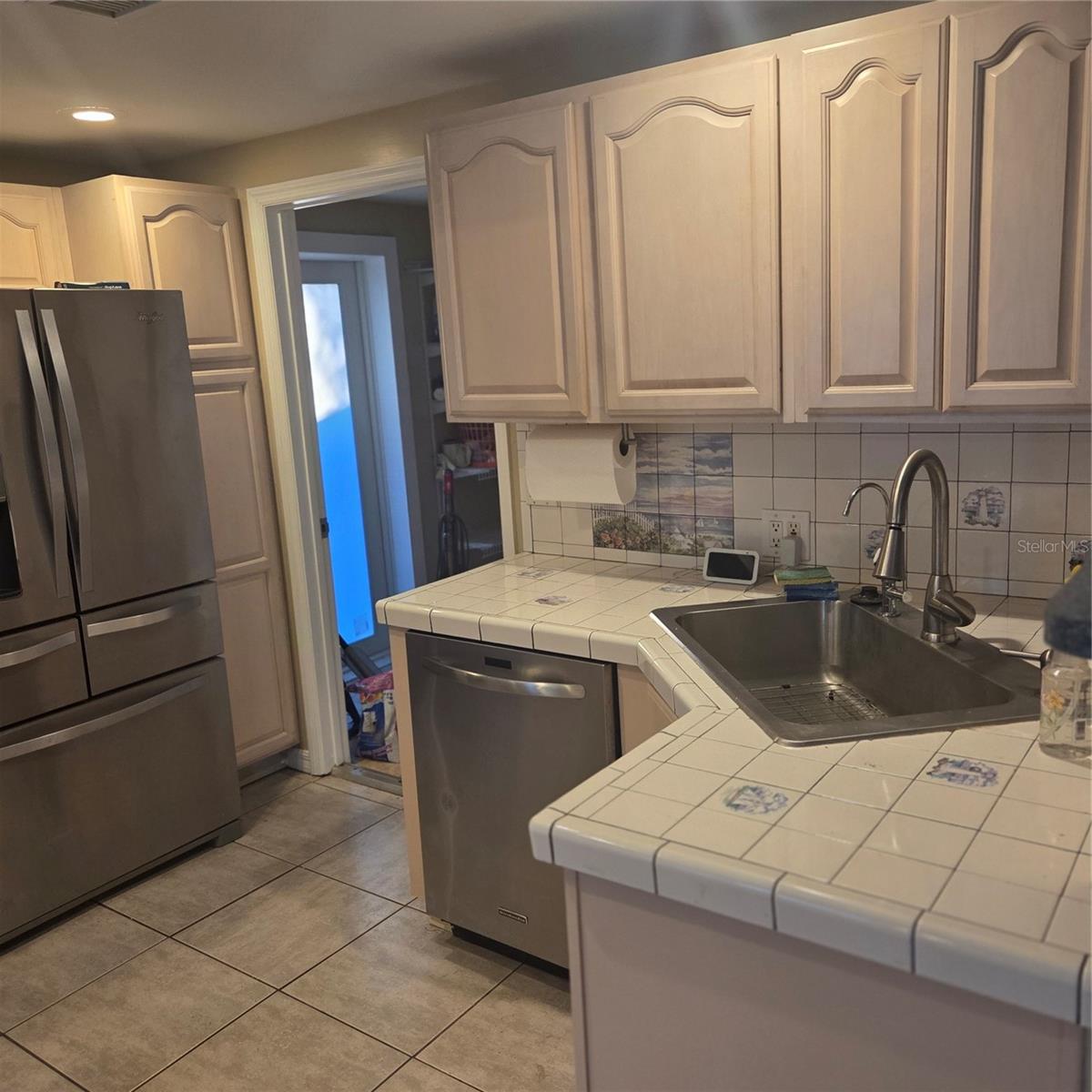 8205 WESTRIDGE DR, TAMPA, FL, 33615