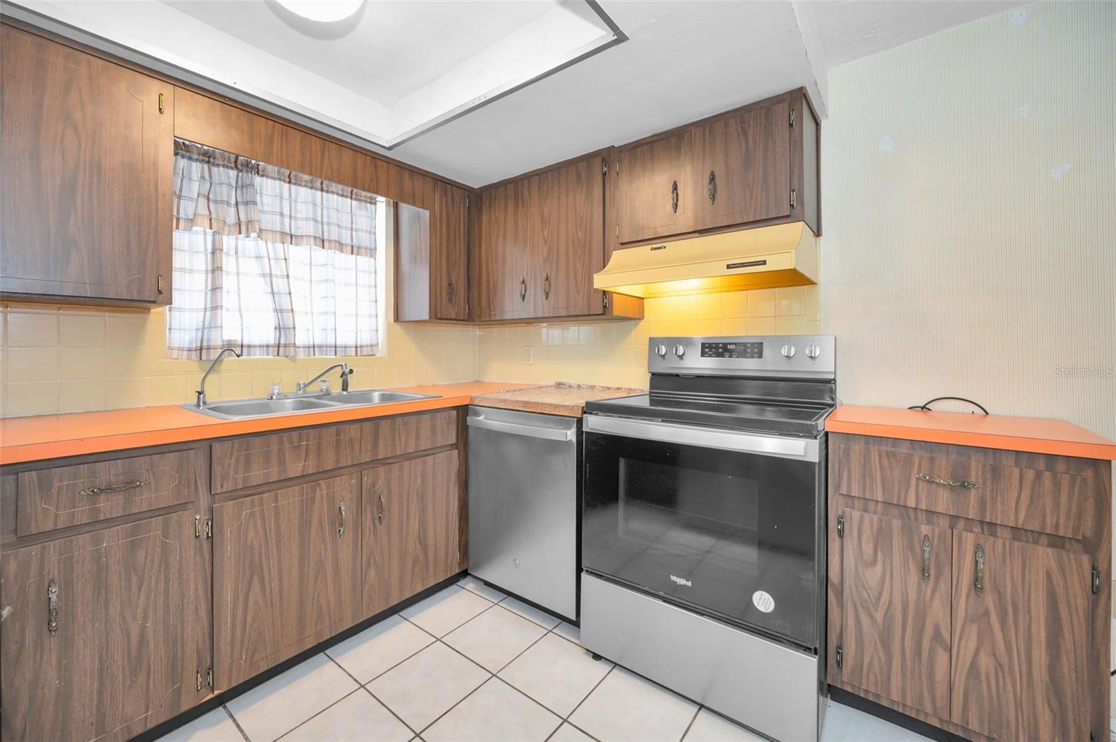 6136 11TH AVE, NEW PORT RICHEY, FL, 34653