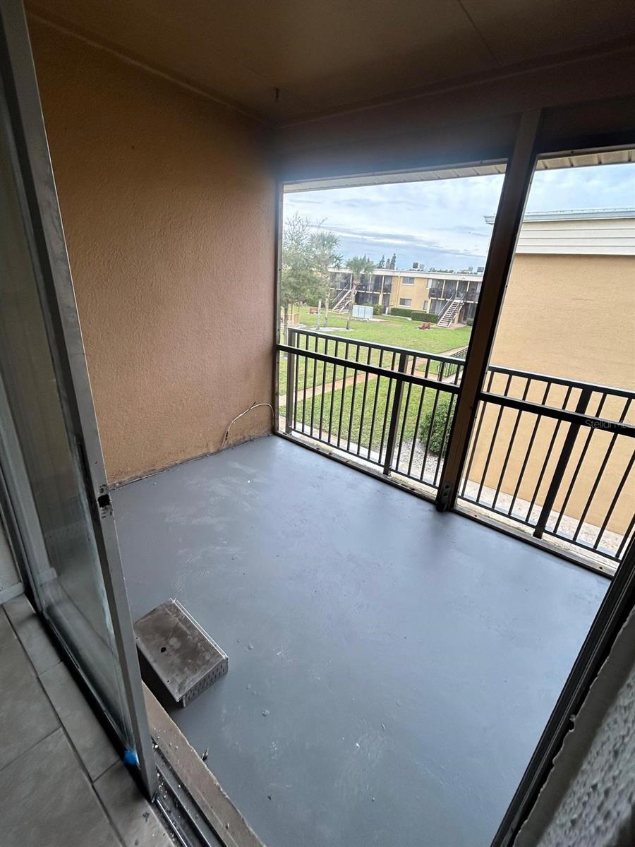 1000 LAKE OF THE WOODS BLVD #205H, FERN PARK, FL, 32730