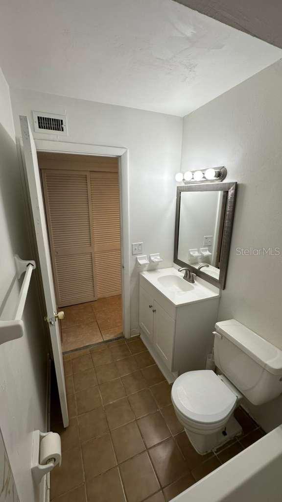1000 LAKE OF THE WOODS BLVD #205H, FERN PARK, FL, 32730