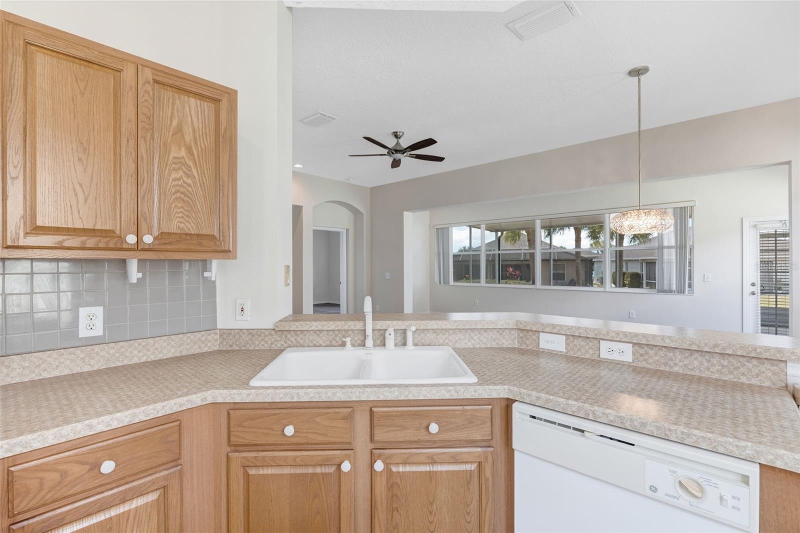 1149 EMERALD DUNES DR, SUN CITY CENTER, FL, 33573