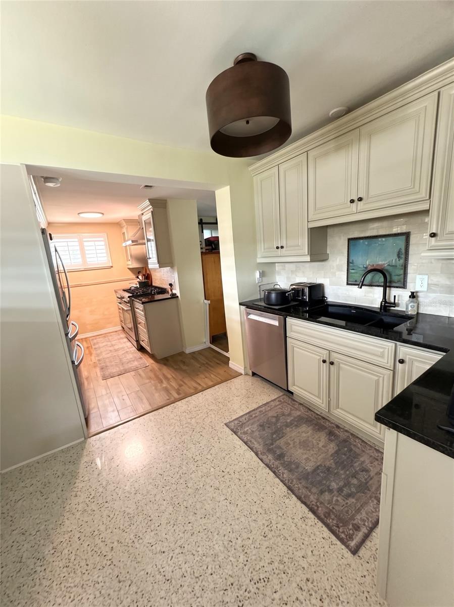 2475 TRADE WINDS DR, DUNEDIN, FL, 34698