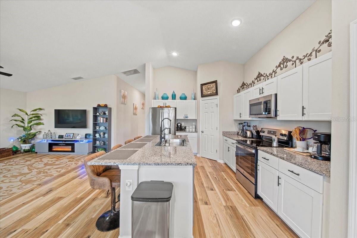 5543 ARLINGTON RIVER DR, LAKELAND, FL, 33811