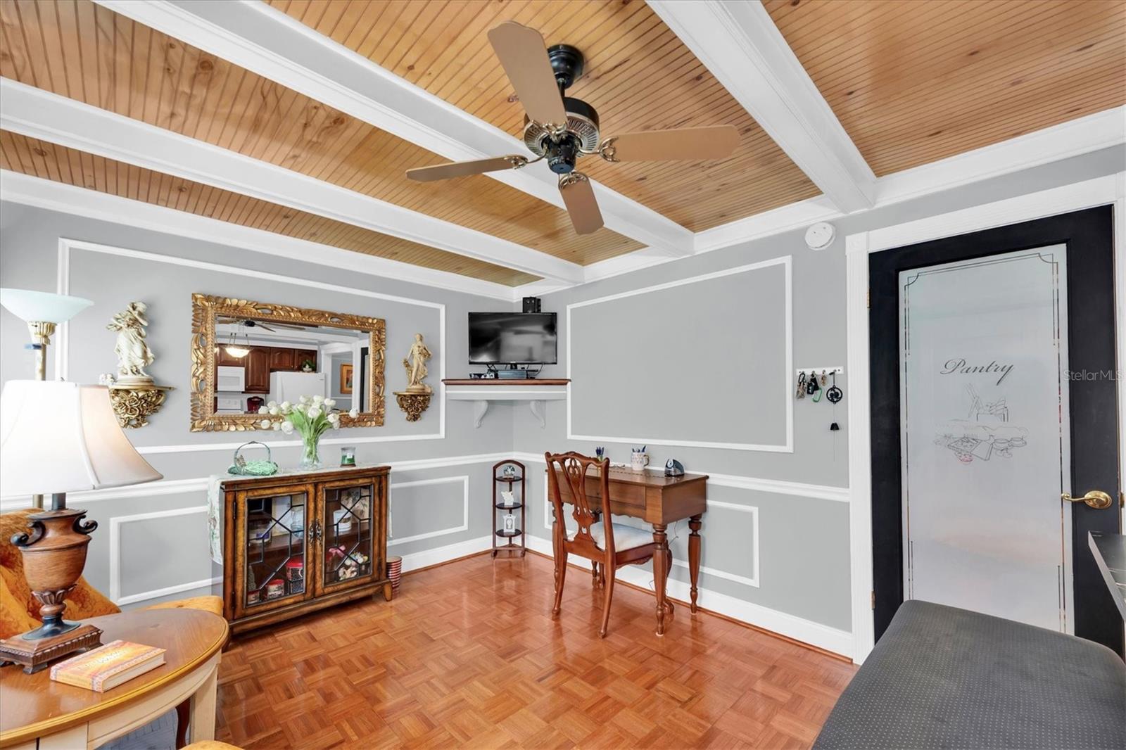 6915 VERSAILLES N, PINELLAS PARK, FL, 33781