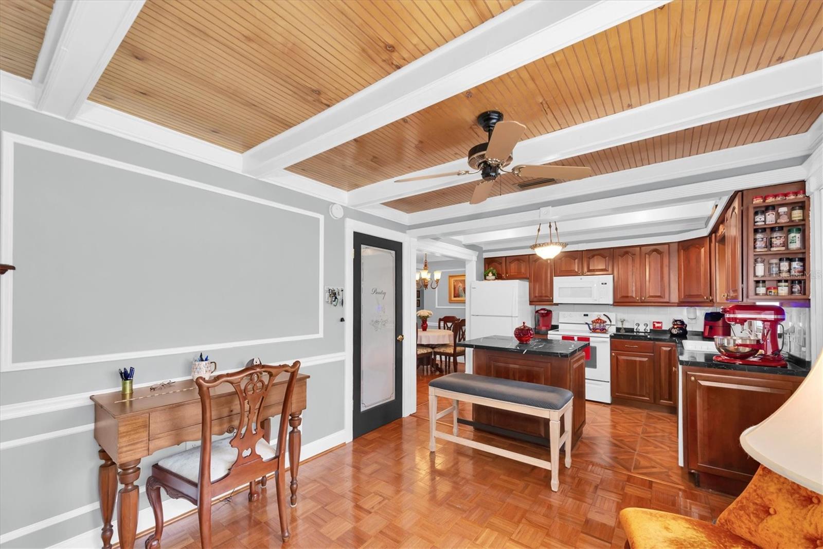 6915 VERSAILLES N, PINELLAS PARK, FL, 33781