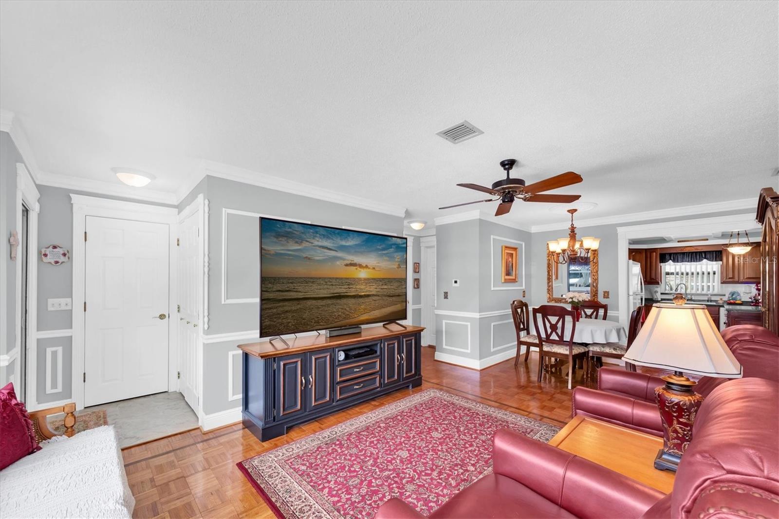 6915 VERSAILLES N, PINELLAS PARK, FL, 33781