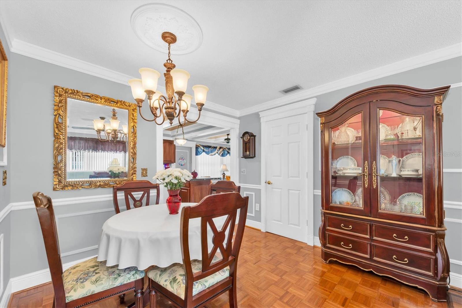 6915 VERSAILLES N, PINELLAS PARK, FL, 33781