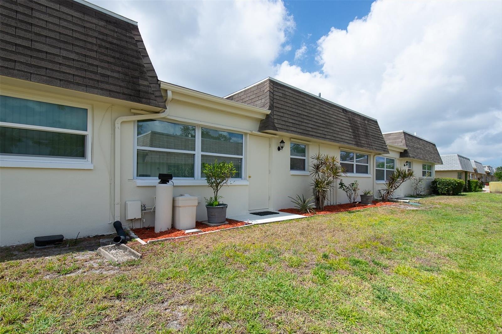 6915 VERSAILLES N, PINELLAS PARK, FL, 33781