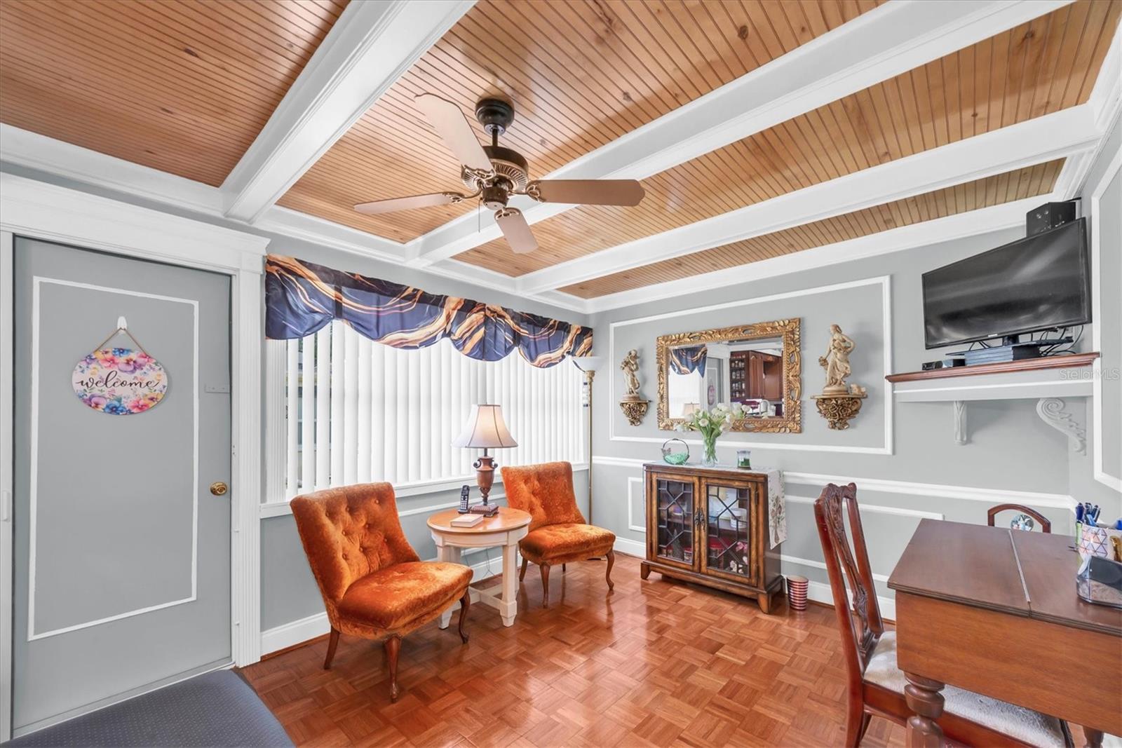 6915 VERSAILLES N, PINELLAS PARK, FL, 33781