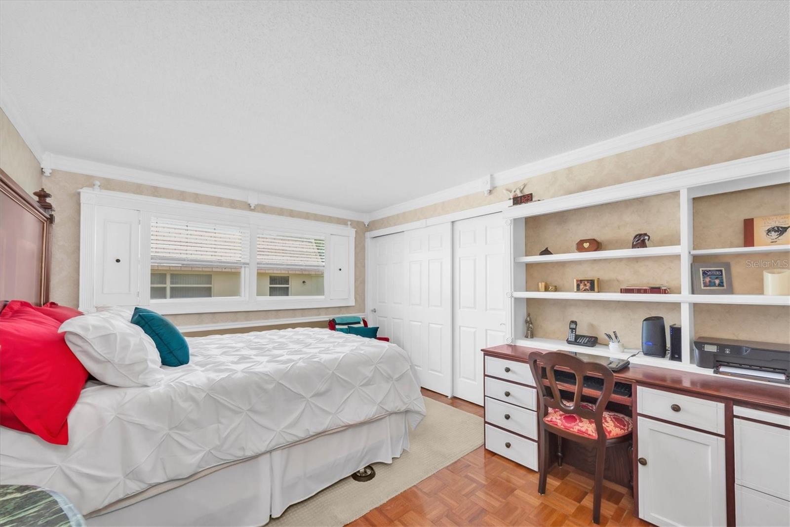 6915 VERSAILLES N, PINELLAS PARK, FL, 33781