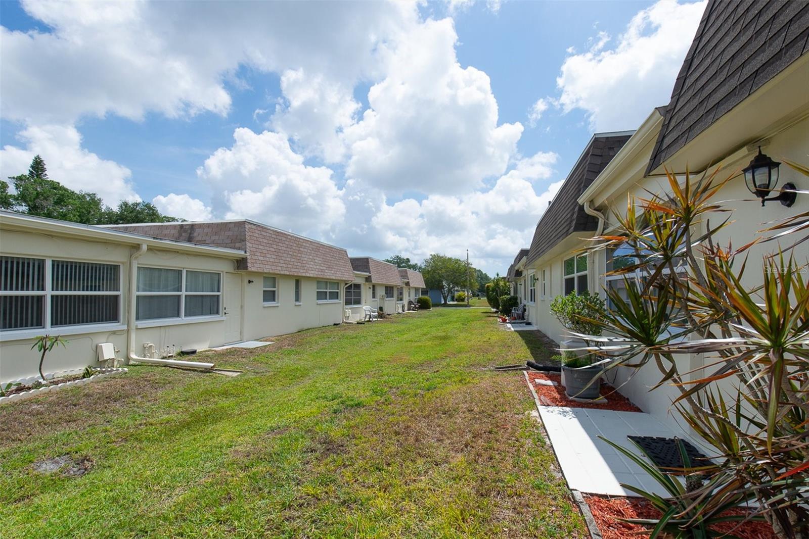6915 VERSAILLES N, PINELLAS PARK, FL, 33781