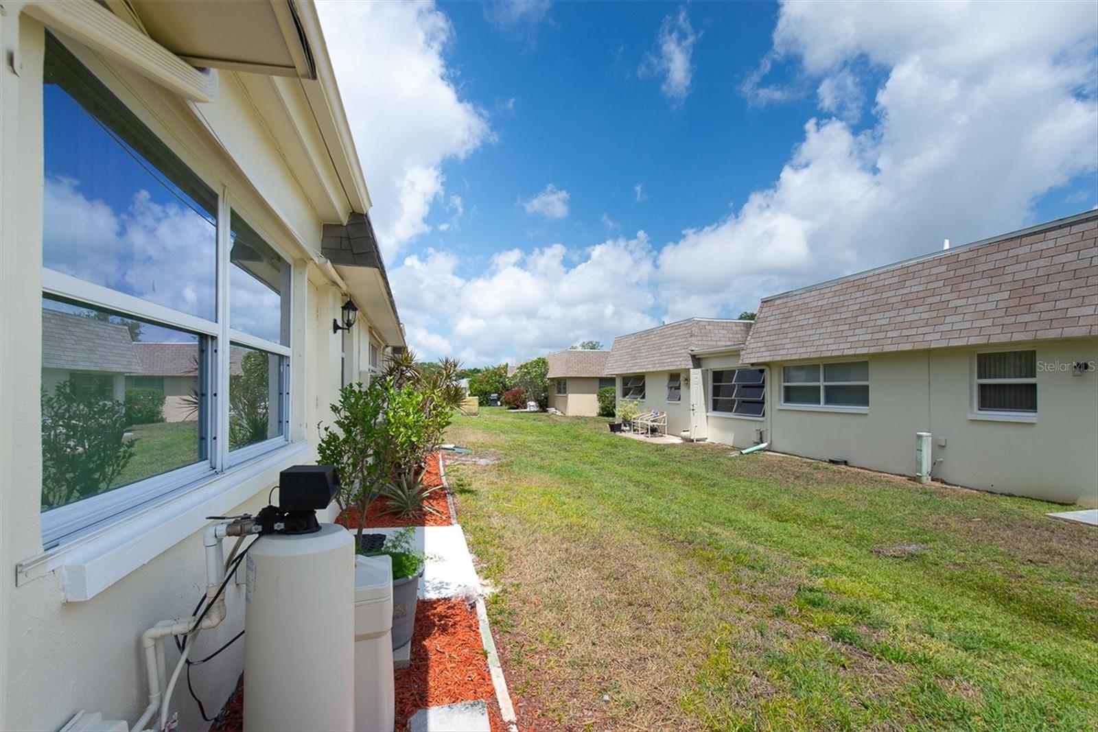 6915 VERSAILLES N, PINELLAS PARK, FL, 33781