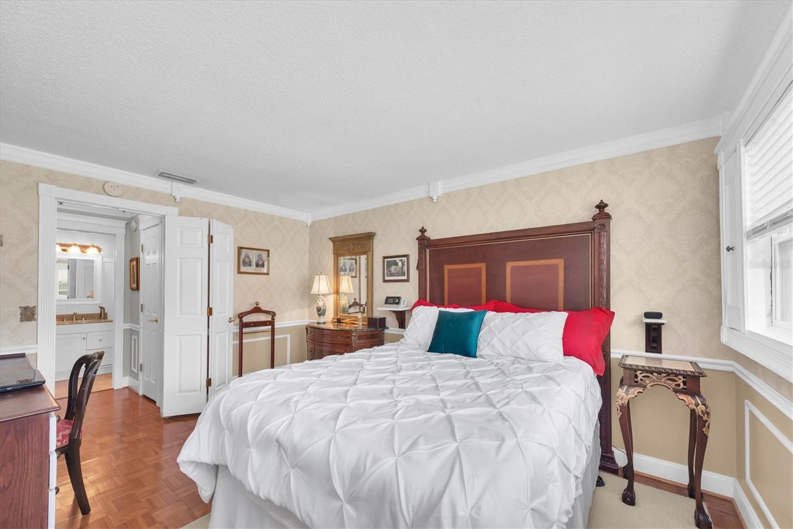 6915 VERSAILLES N, PINELLAS PARK, FL, 33781