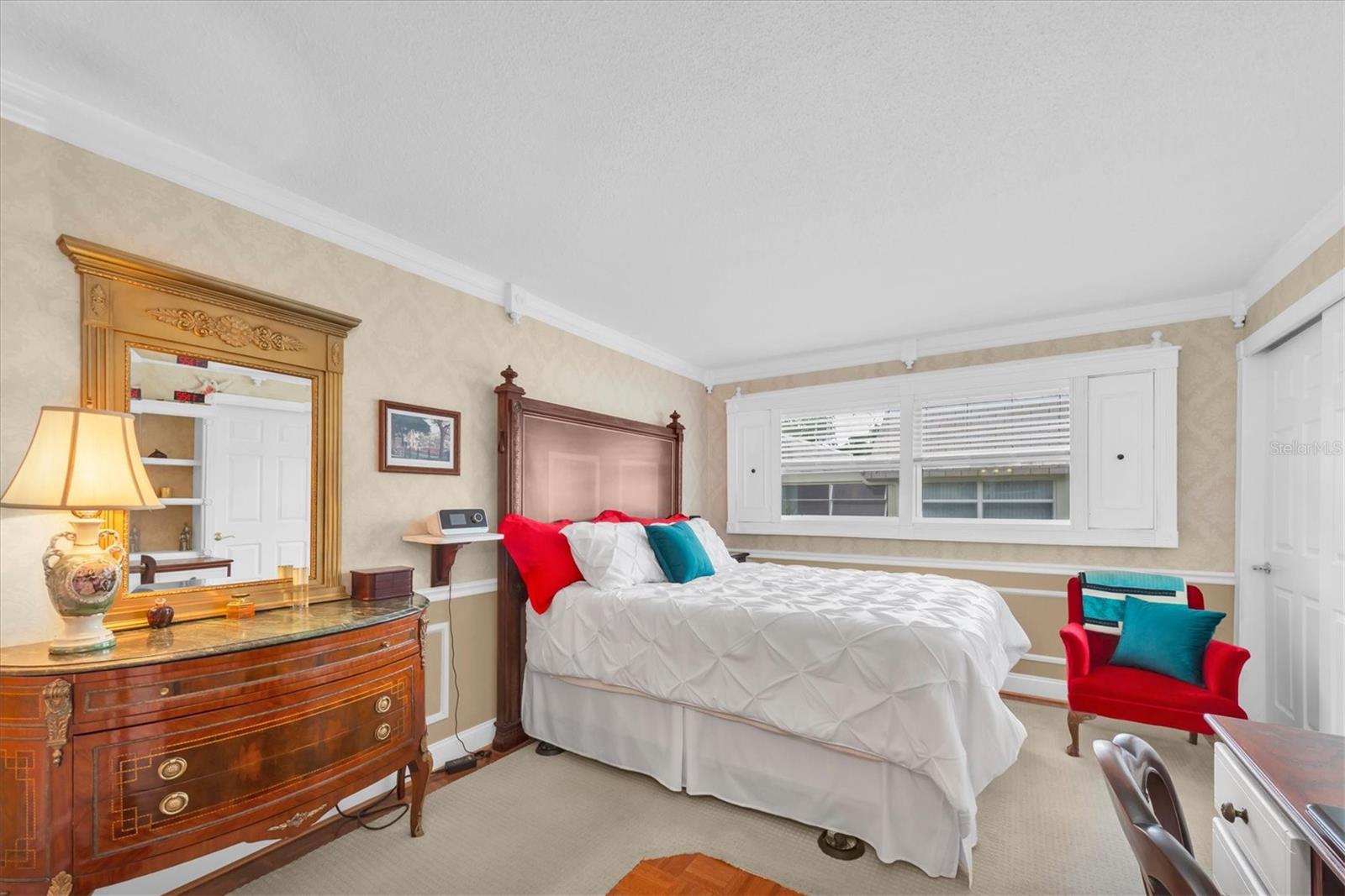 6915 VERSAILLES N, PINELLAS PARK, FL, 33781