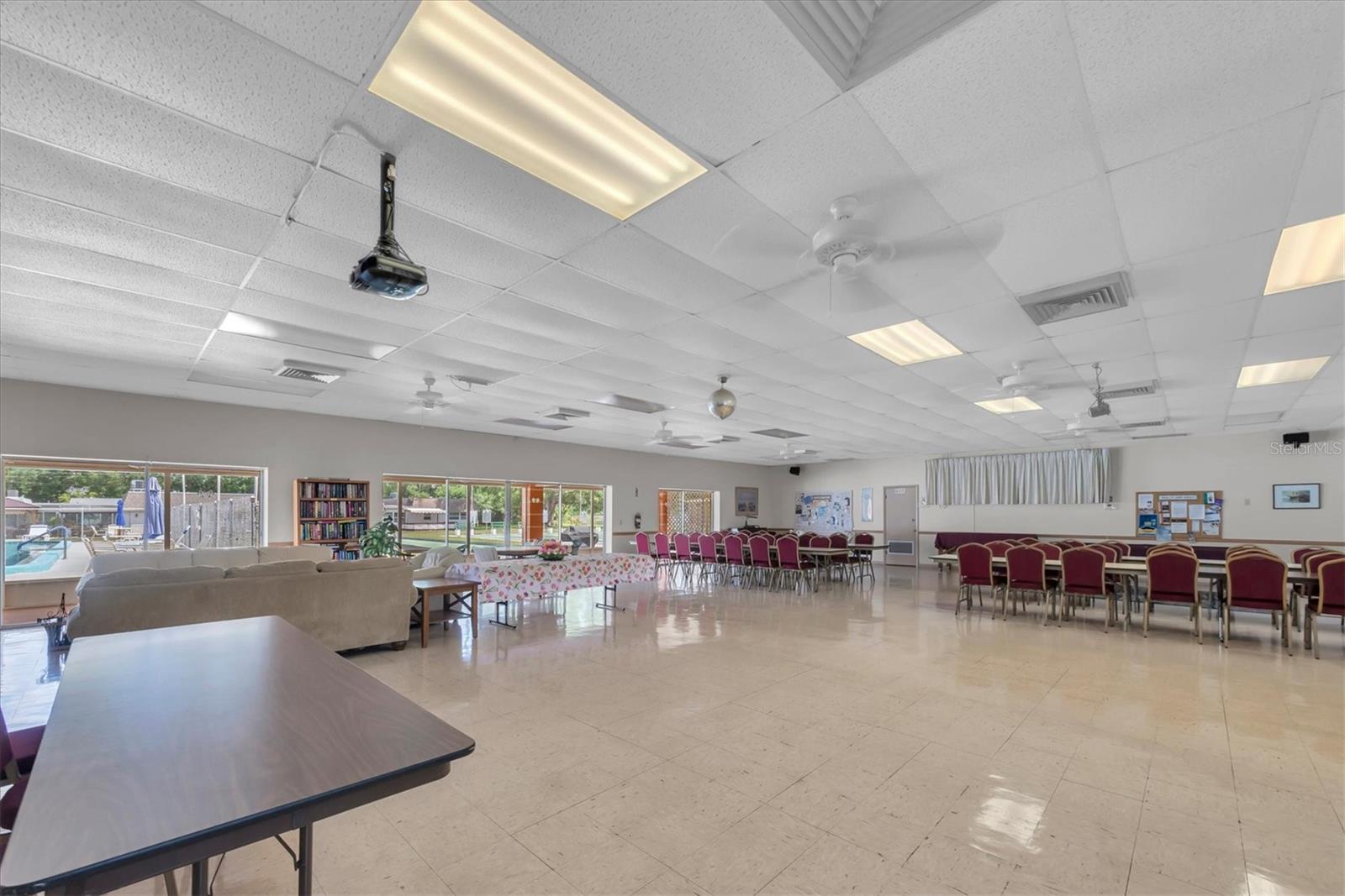 6915 VERSAILLES N, PINELLAS PARK, FL, 33781