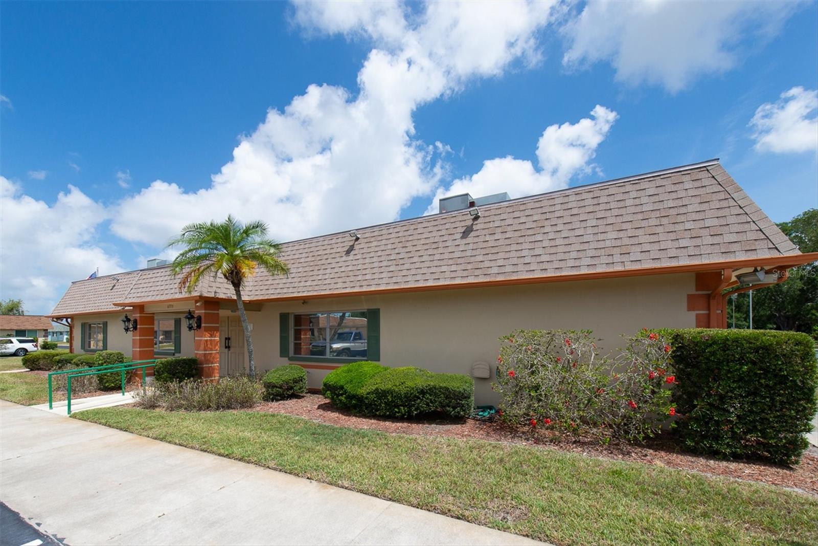 6915 VERSAILLES N, PINELLAS PARK, FL, 33781