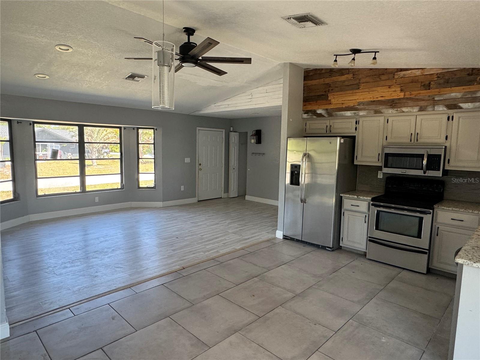 455 LENOIR ST NW, PORT CHARLOTTE, FL, 33948