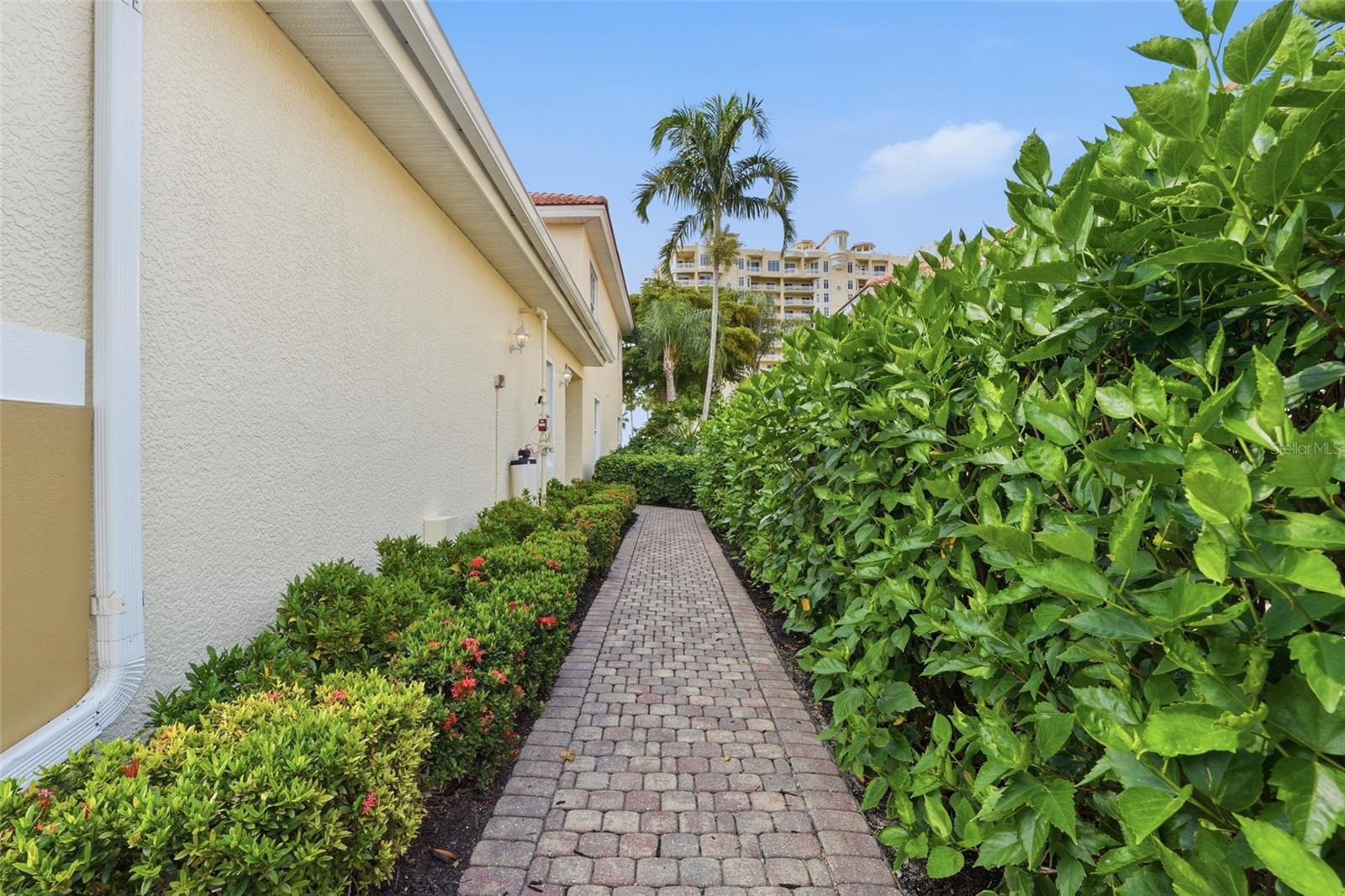 5957 TARPON GARDENS CIR #202, CAPE CORAL, FL, 33914