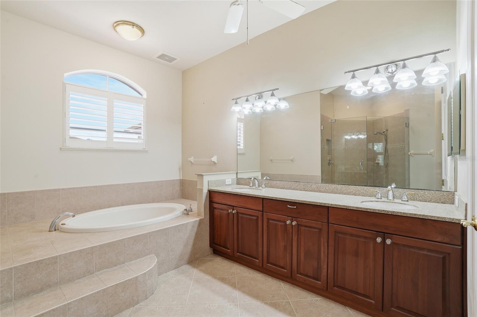 5957 TARPON GARDENS CIR #202, CAPE CORAL, FL, 33914