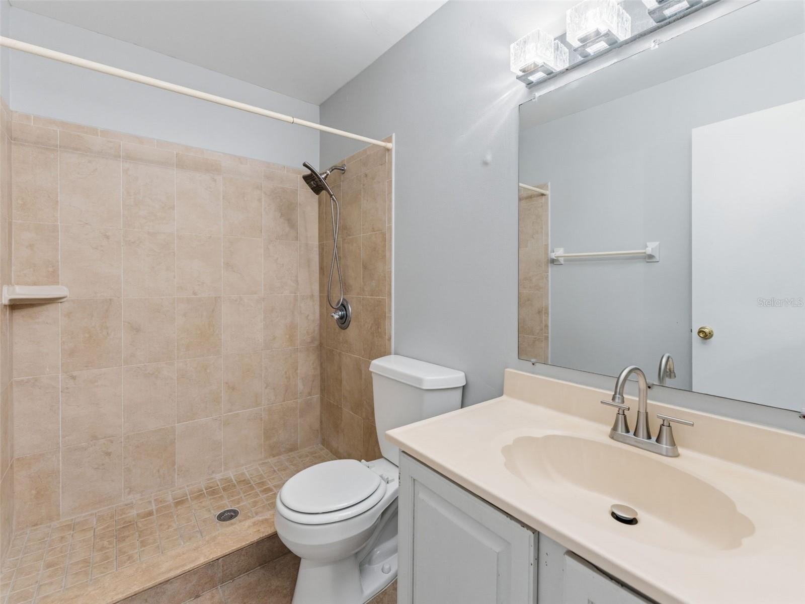 9109 W HILLSBOROUGH AVE #J107, TAMPA, FL, 33615