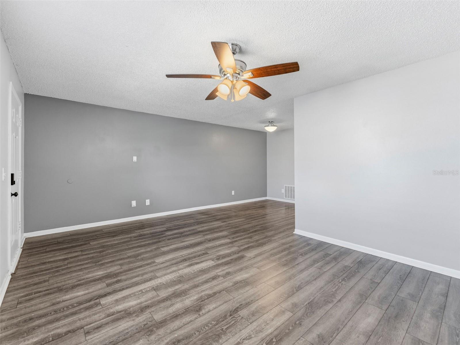 9109 W HILLSBOROUGH AVE #J107, TAMPA, FL, 33615
