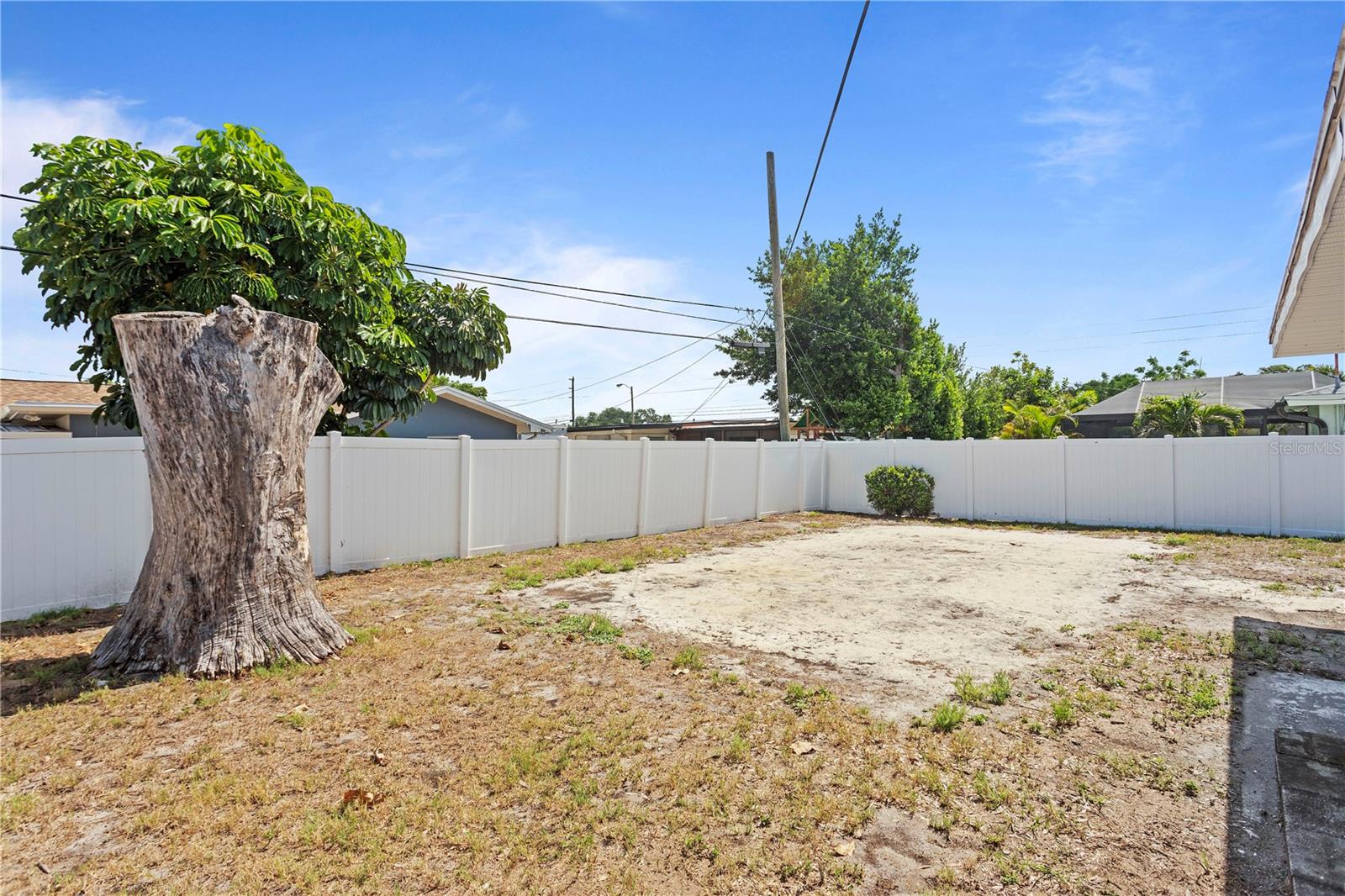 13733 TRINIDAD DR, SEMINOLE, FL, 33776